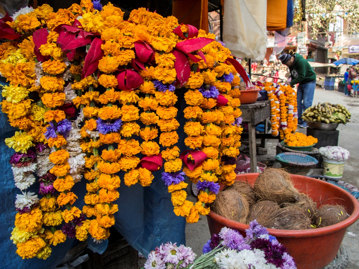 Навсякъде в Катманду има сергии с най-разнообразни сувенири