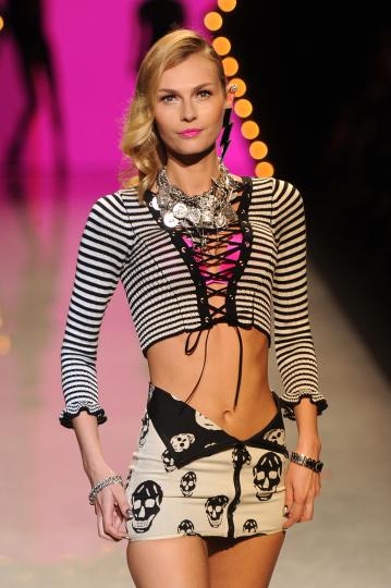 Тенденции пролет/лято 2012 - черно&бяло - снимка 78