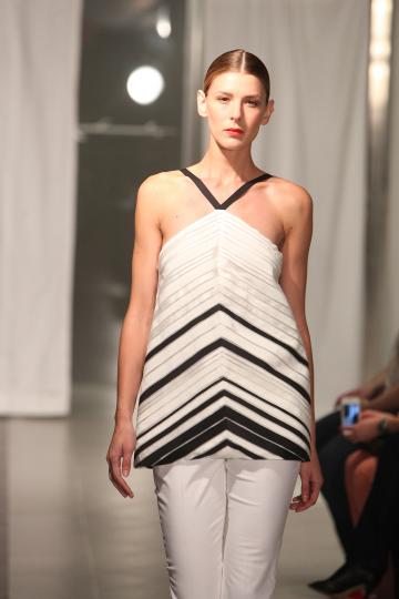 Тенденции пролет/лято 2012 - черно&бяло - снимка 71