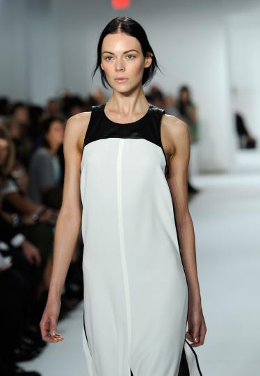 Тенденции пролет/лято 2012 - черно&бяло - снимка 43