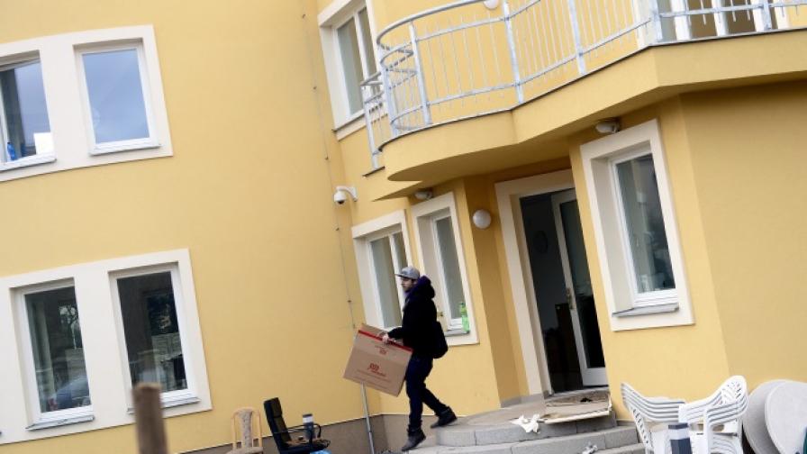 Полицията откри оръжия в палестинското посолство в Прага