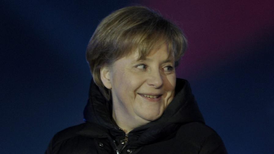 И Ангела Меркел пострадала при каране на ски