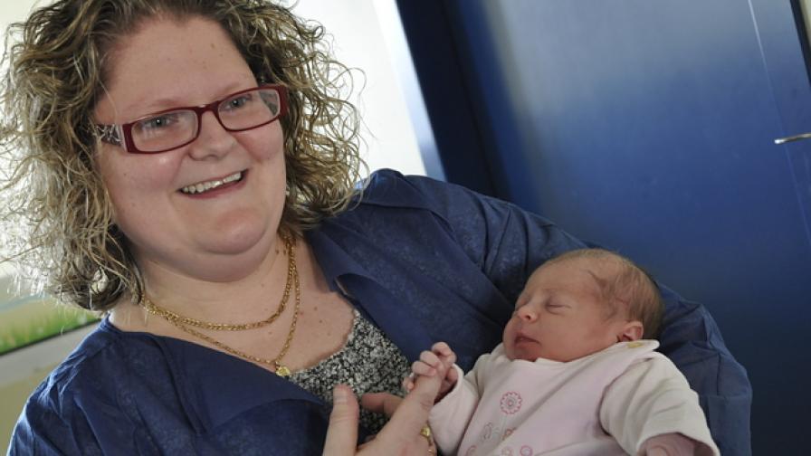 Първо ин витро бебе се роди на първия рожден ден на болница "Надежда"